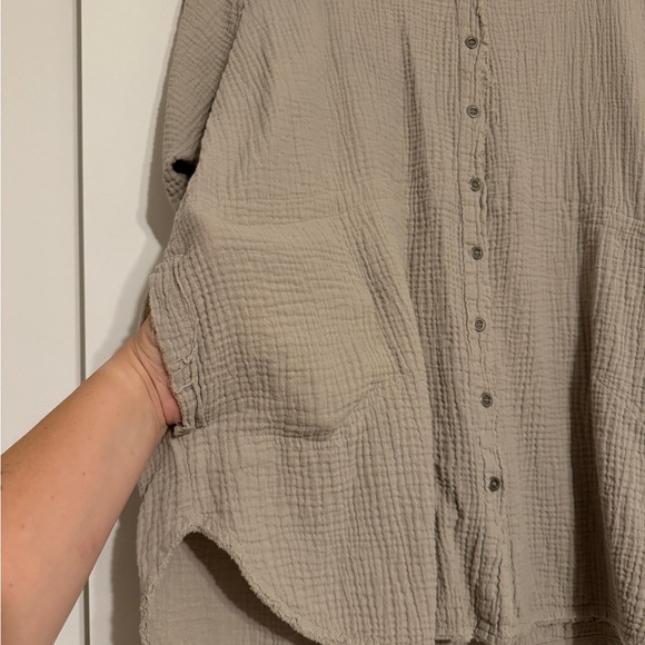 Button front tunic with pockets - Picture 2 of 2